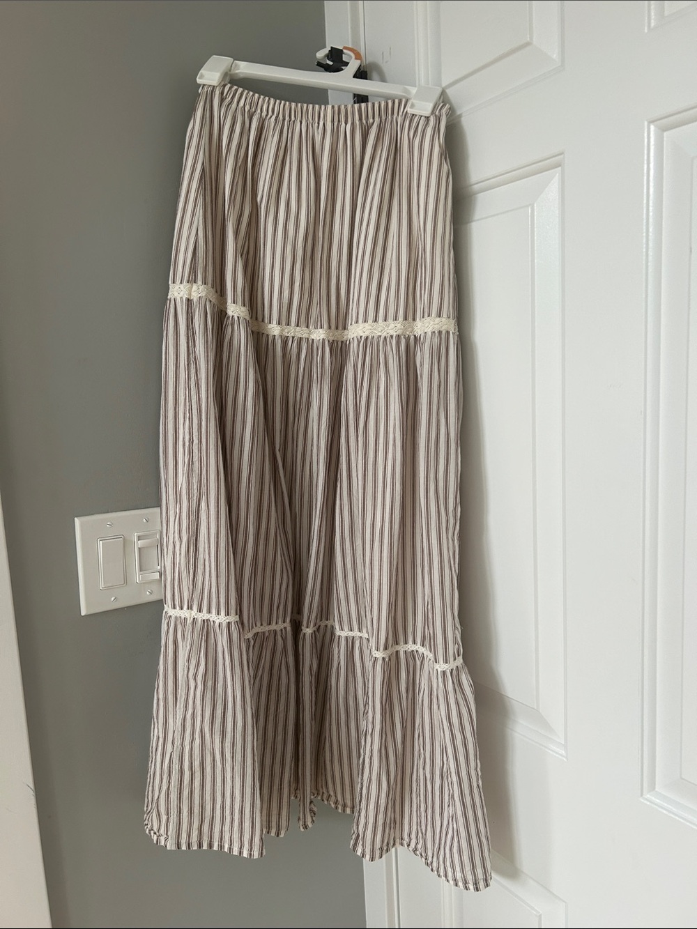 Abercrombie & Fitch Cream and Taupe Striped Tiered Maxi Skirt